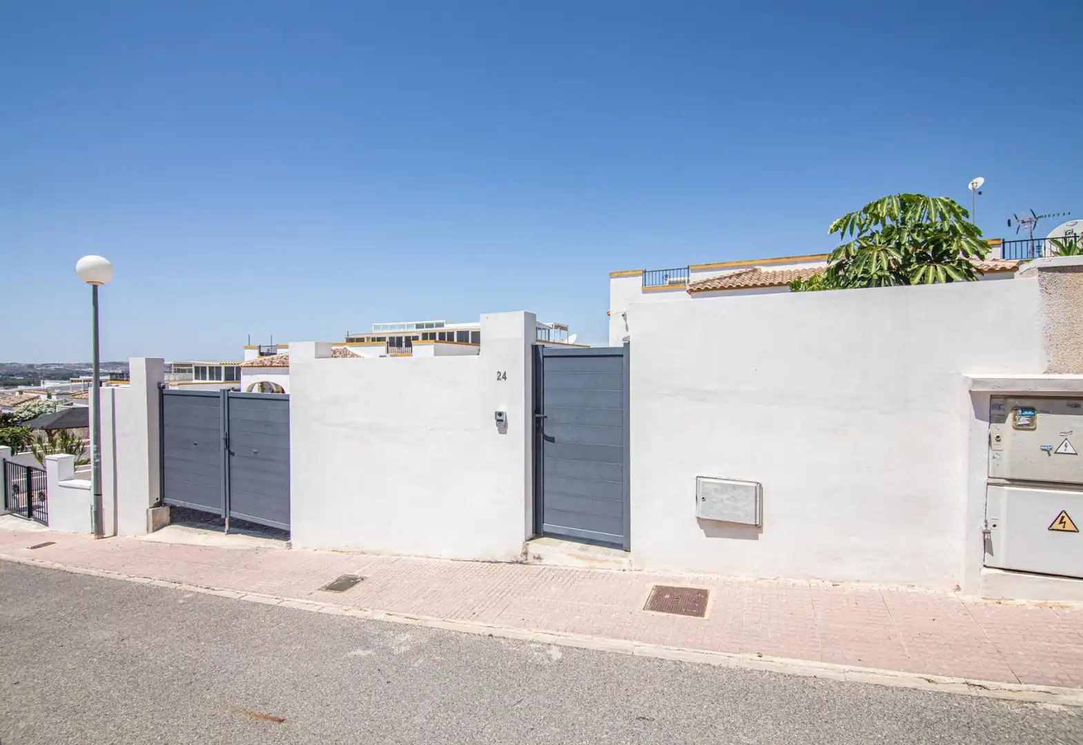 Vista exterior de Casa o chalet en venta en San Fulgencio con Aire acondicionado, Calefacción y Jardín privado