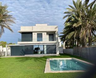 Vista exterior de Casa o xalet de lloguer en Vera amb Aire condicionat, Terrassa i Piscina