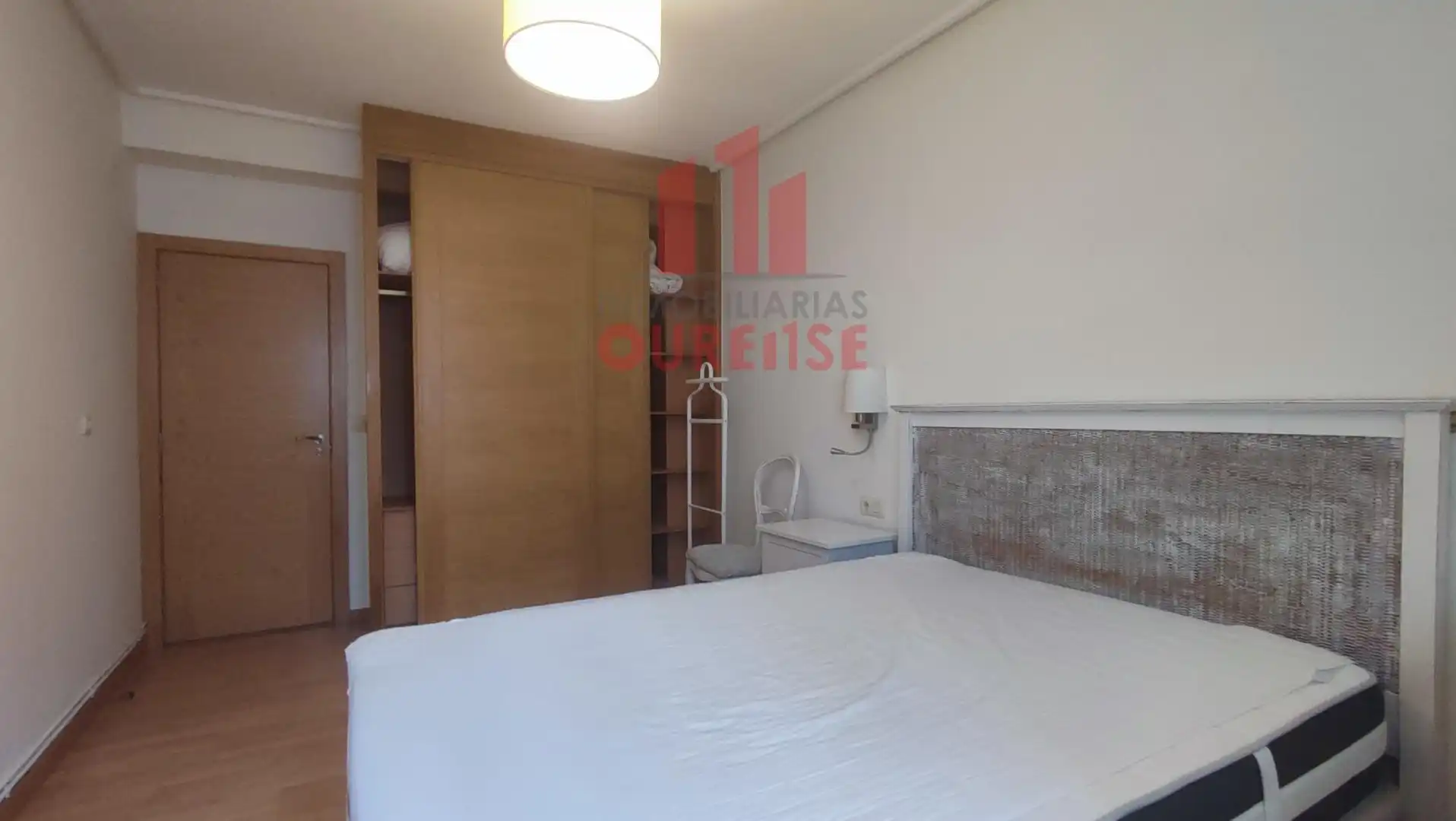 Schlafzimmer von Wohnung zur Miete in Ourense Capital  mit Heizung und Möbliert
