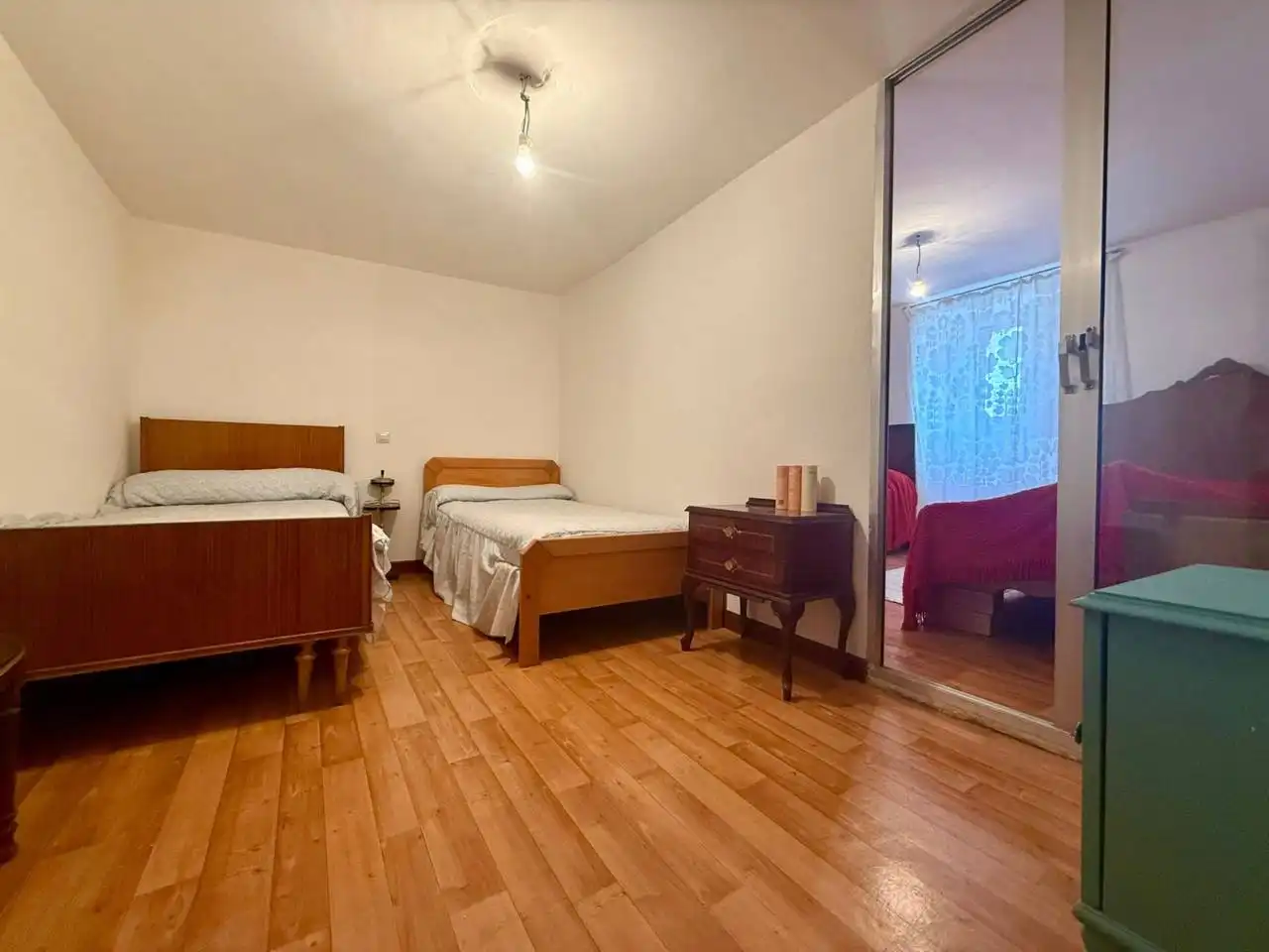 Habitación de Casa o chalet en venta en Villarcayo de Merindad de Castilla la Vieja con Calefacción y Jardín privado