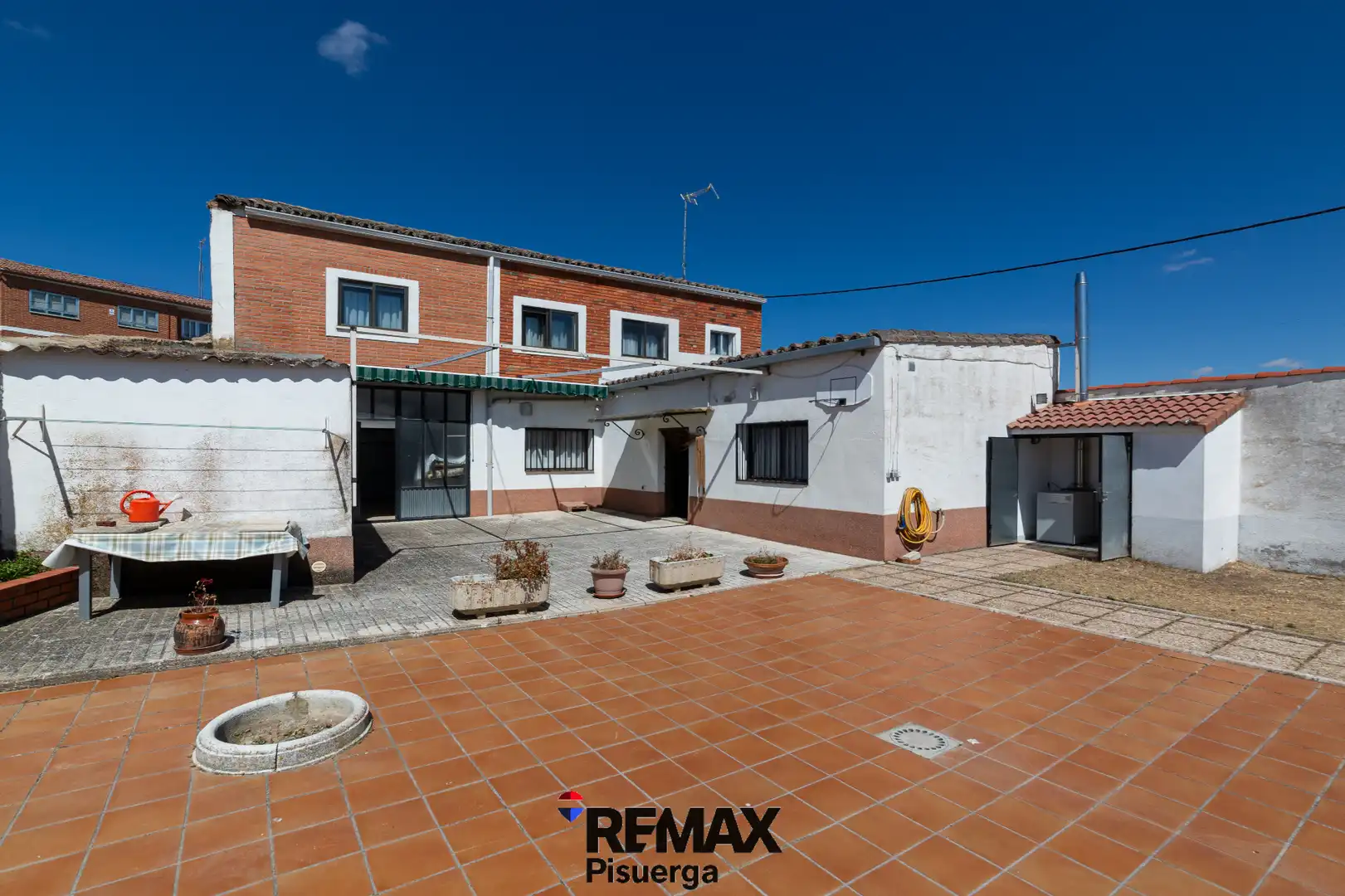 Exterior view of Houses for sale in Tordesillas  with Storage room