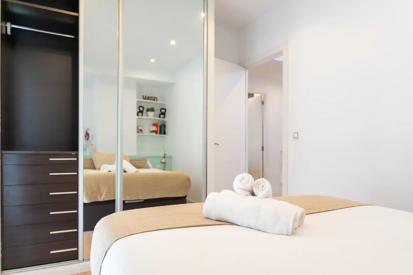 Bedroom of Flat for sale in Sevilla  with Air Conditioner, Heating and Parquet flooring