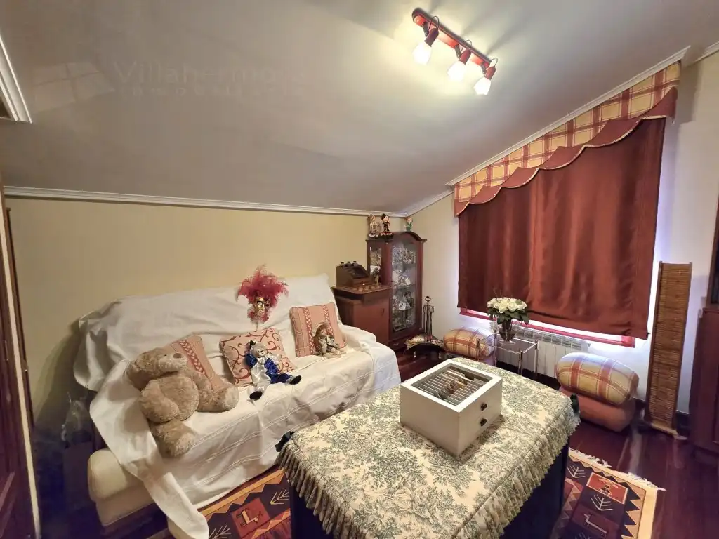 Sala d'estar de Casa o xalet en venda en Villarcayo de Merindad de Castilla la Vieja