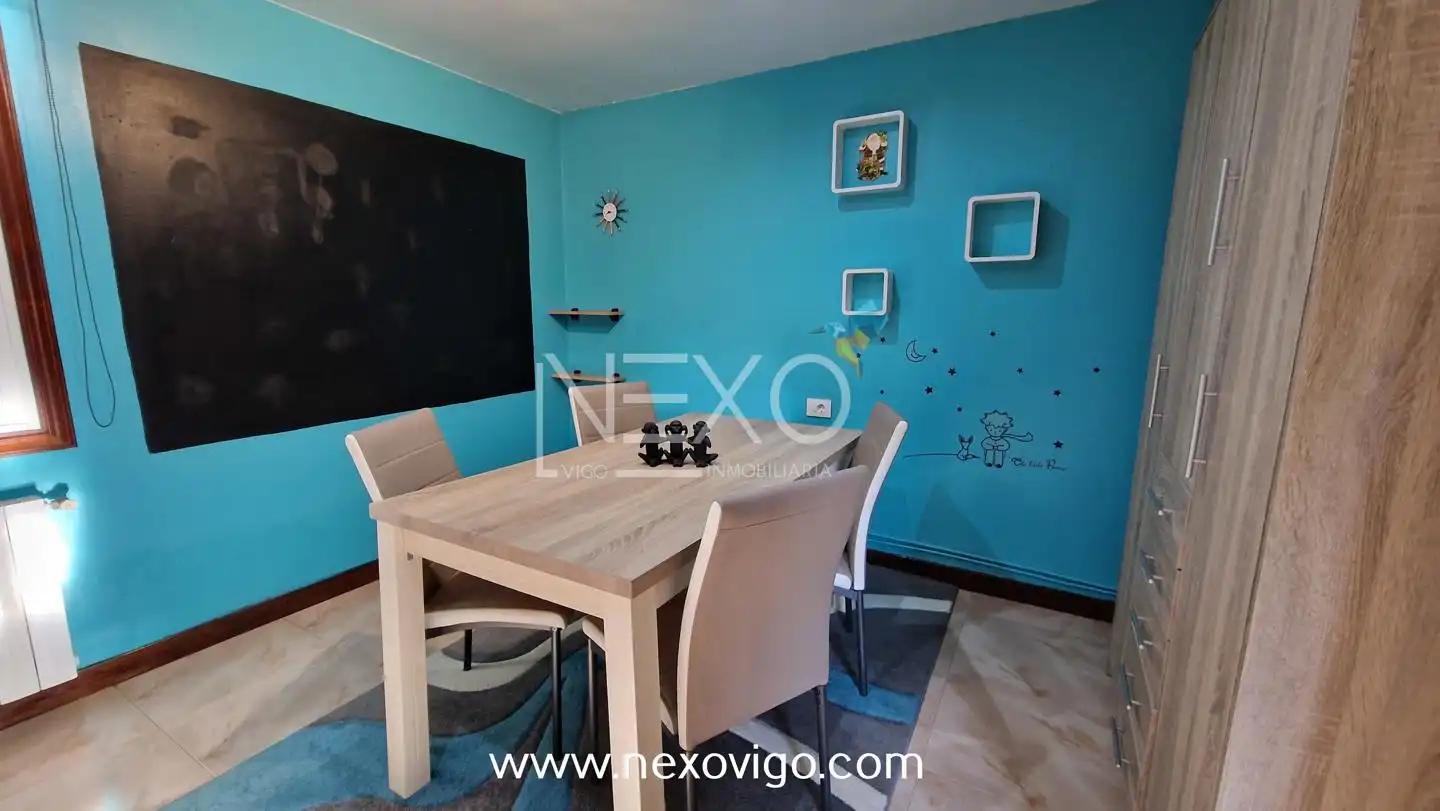 Comedor de Casa o chalet en venta en Cangas  con Calefacción, Jardín privado y Piscina