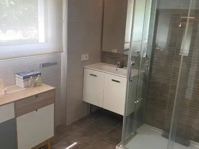 Bany de Dúplex en venda en Oleiros amb Aire condicionat