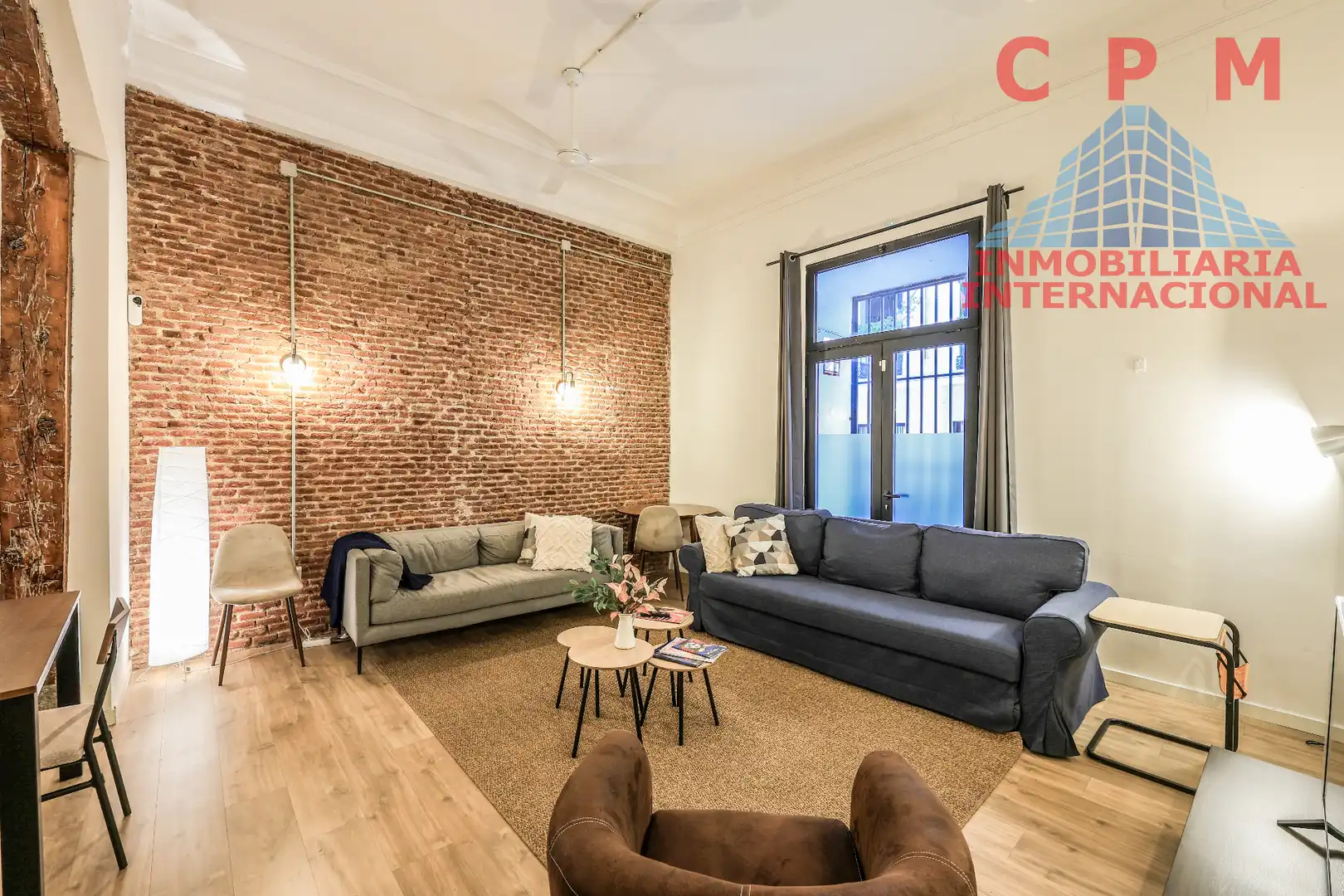 Living room of Flat for rent in Madrid  with Air Conditioner, Heating and Parquet flooring