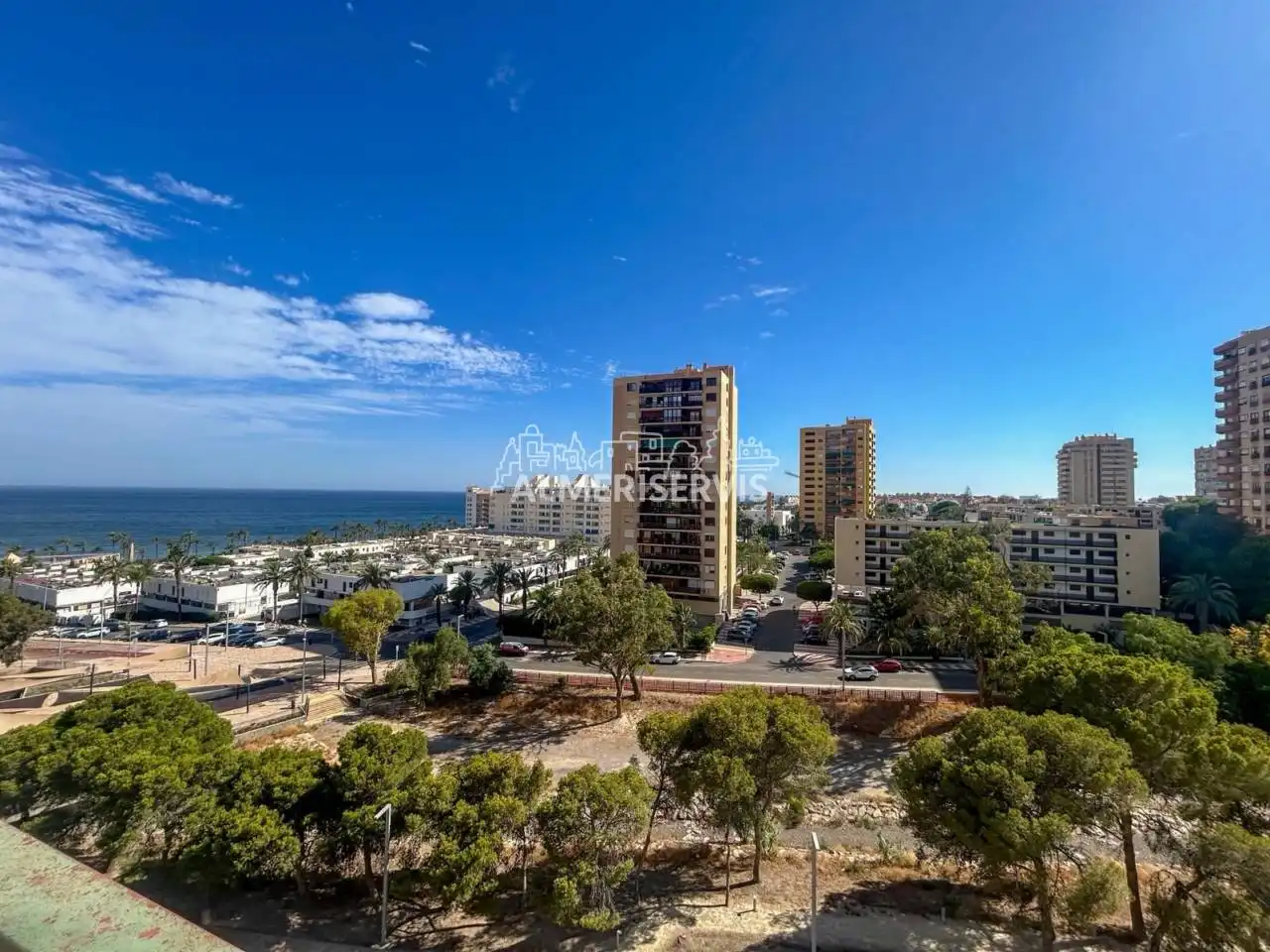 Vista exterior de Piso en venta en Roquetas de Mar con Terraza y Amueblado