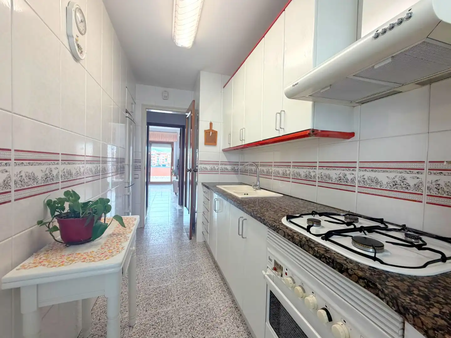 Cocina de Ático en venta en L'Hospitalet de Llobregat con Calefacción, Terraza y Horno