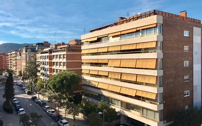 Exterior view of Flat for sale in  Barcelona Capital  with Air Conditioner and Balcony