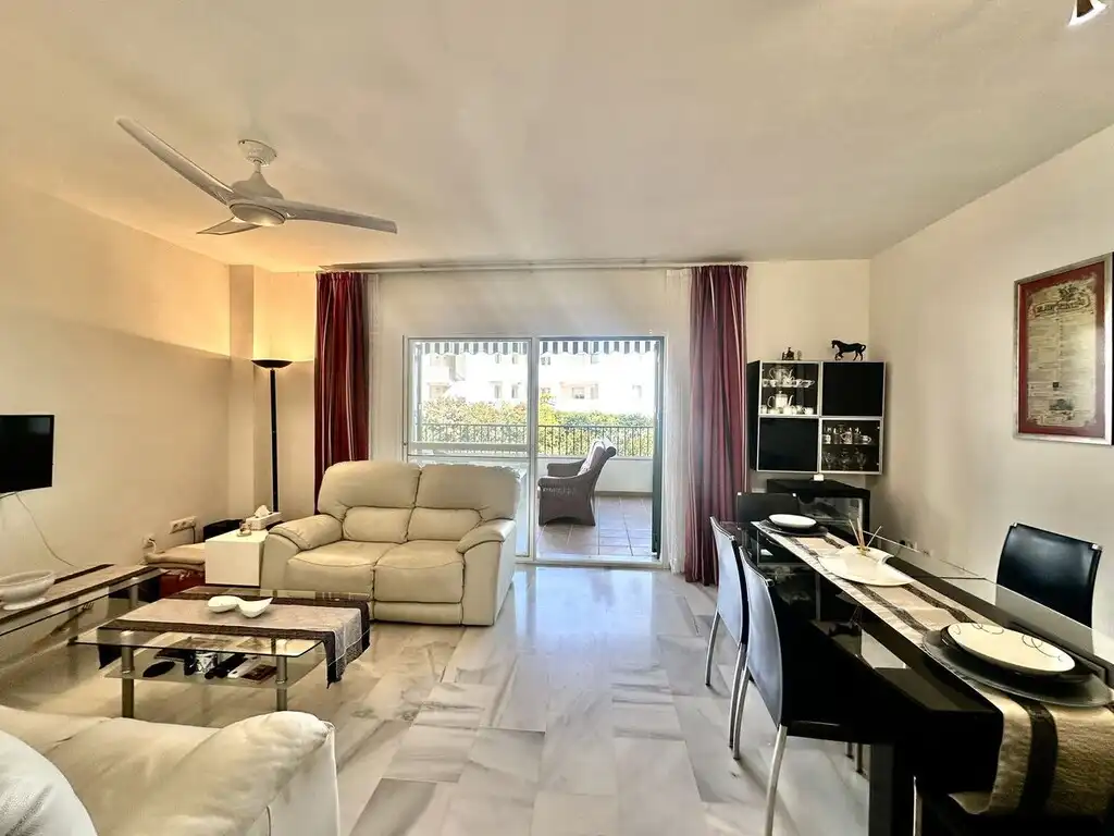 Wohnzimmer von Erdgeschoss zum Verkauf in Mijas mit Klimaanlage, Terrasse und Möbliert