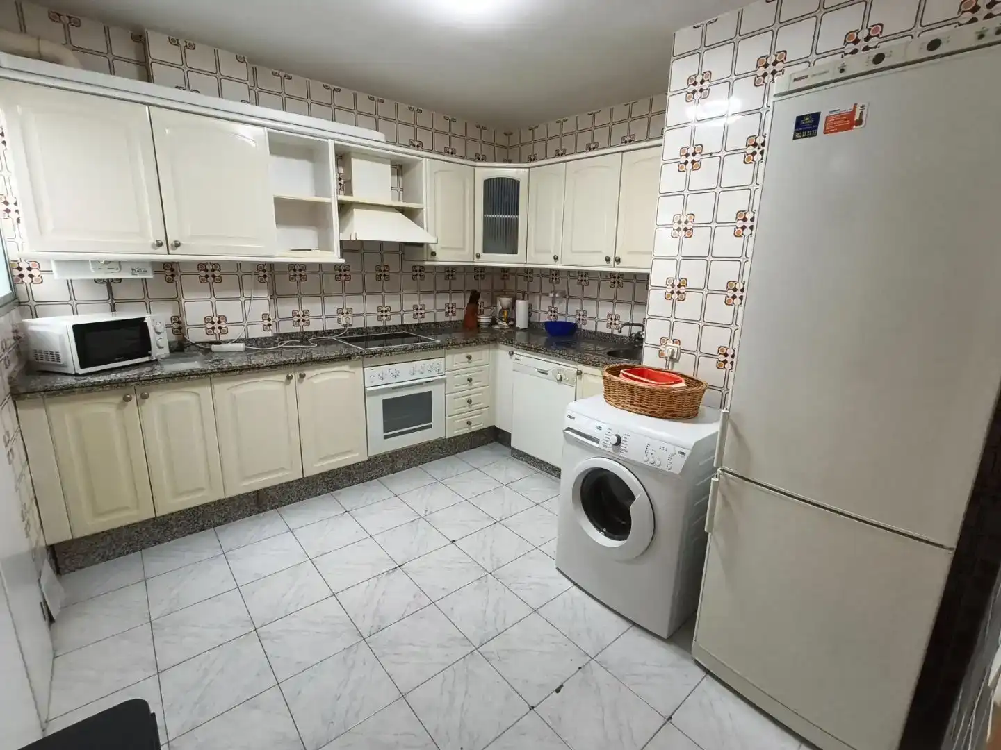 Küche von Wohnung zum Verkauf in  Huelva Capital mit Balkon