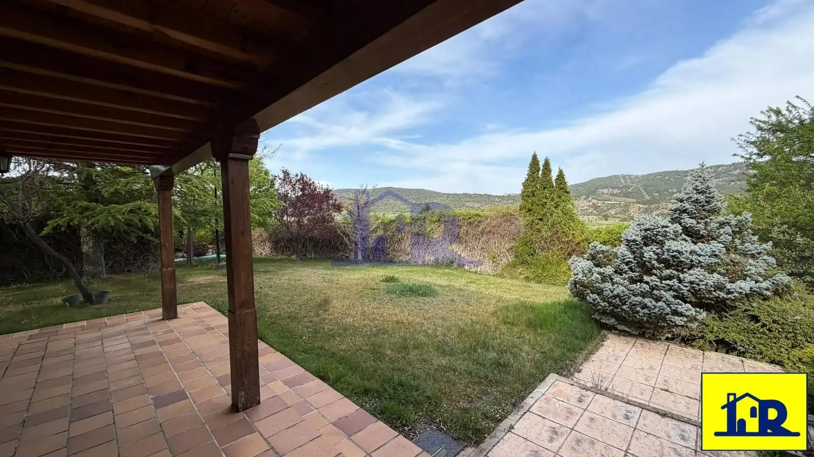 Jardí de Casa o xalet en venda en Villalba de la Sierra amb Calefacció, Traster i Piscina