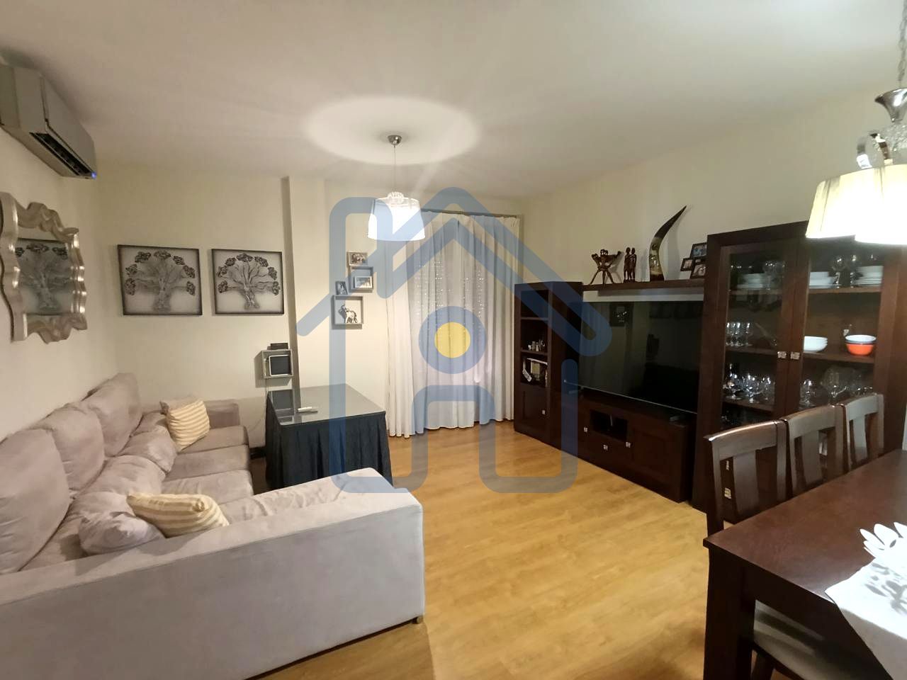 Sala d'estar de Pis en venda en Los Palacios y Villafranca amb Aire condicionat, Traster i Moblat