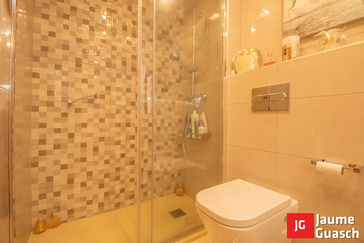 Bathroom of Flat for sale in Torredembarra  with Air Conditioner, Heating and Terrace