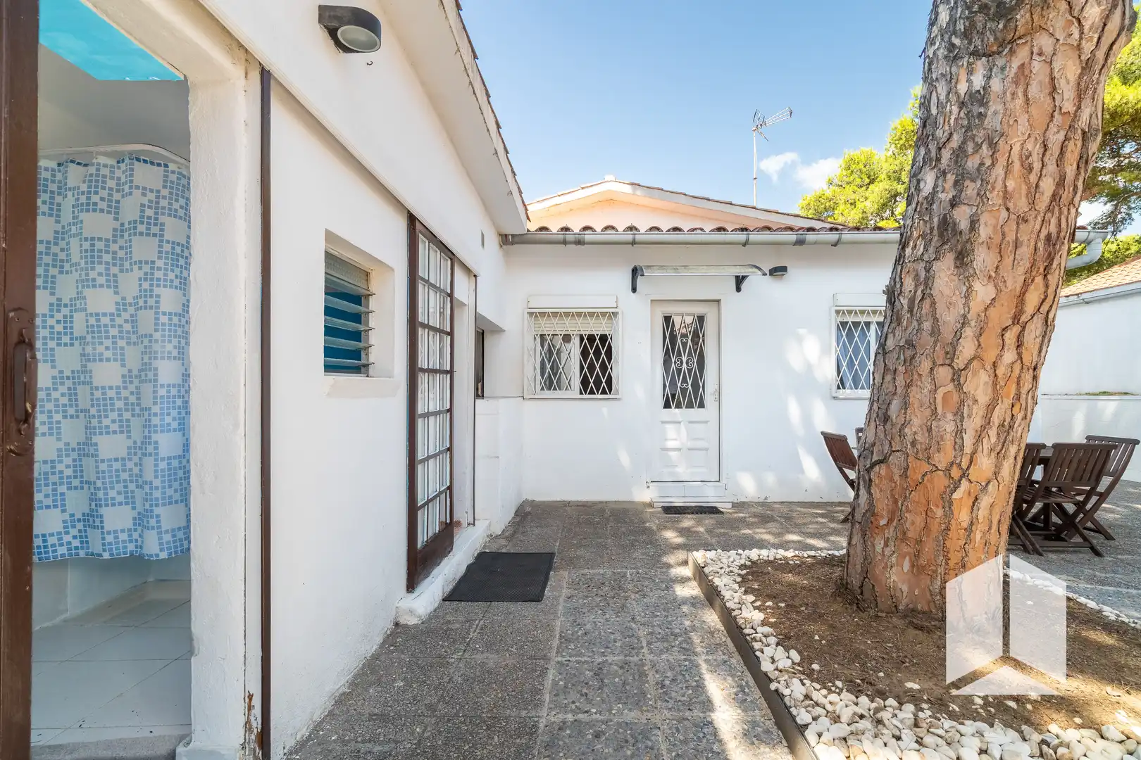 Vista exterior de Casa o chalet en venta en Castelldefels con Aire acondicionado, Terraza y Trastero