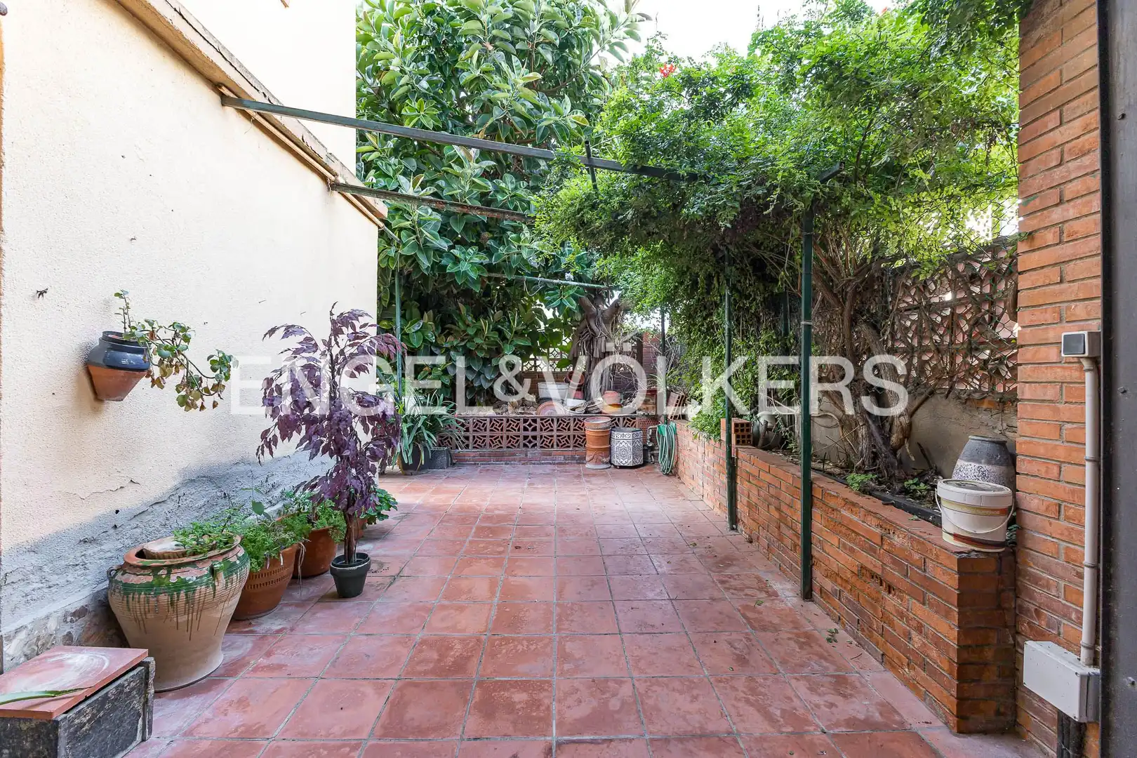 Vista exterior de Casa o chalet en venta en Sant Just Desvern con Calefacción y Terraza