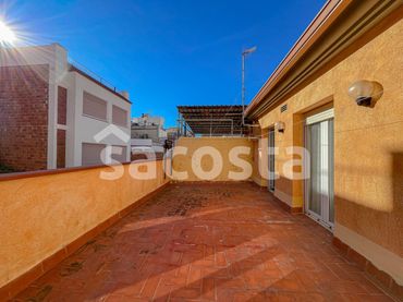 Casa con balcón en venta en Centre