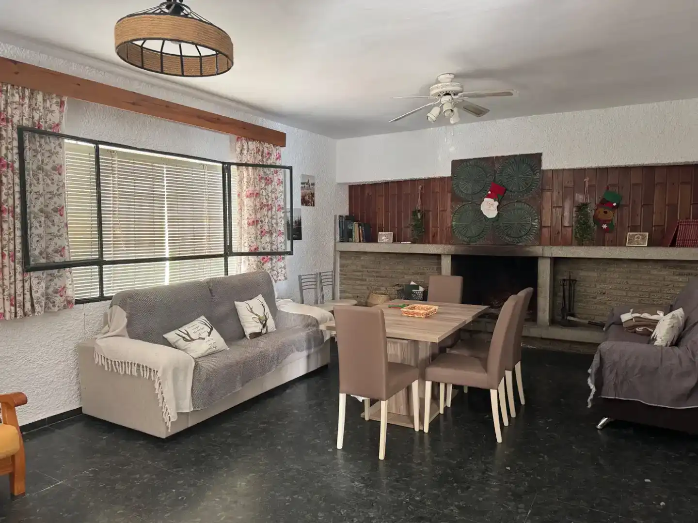 Sala d'estar de Apartament en venda en Andújar amb Aire condicionat, Terrassa i Piscina