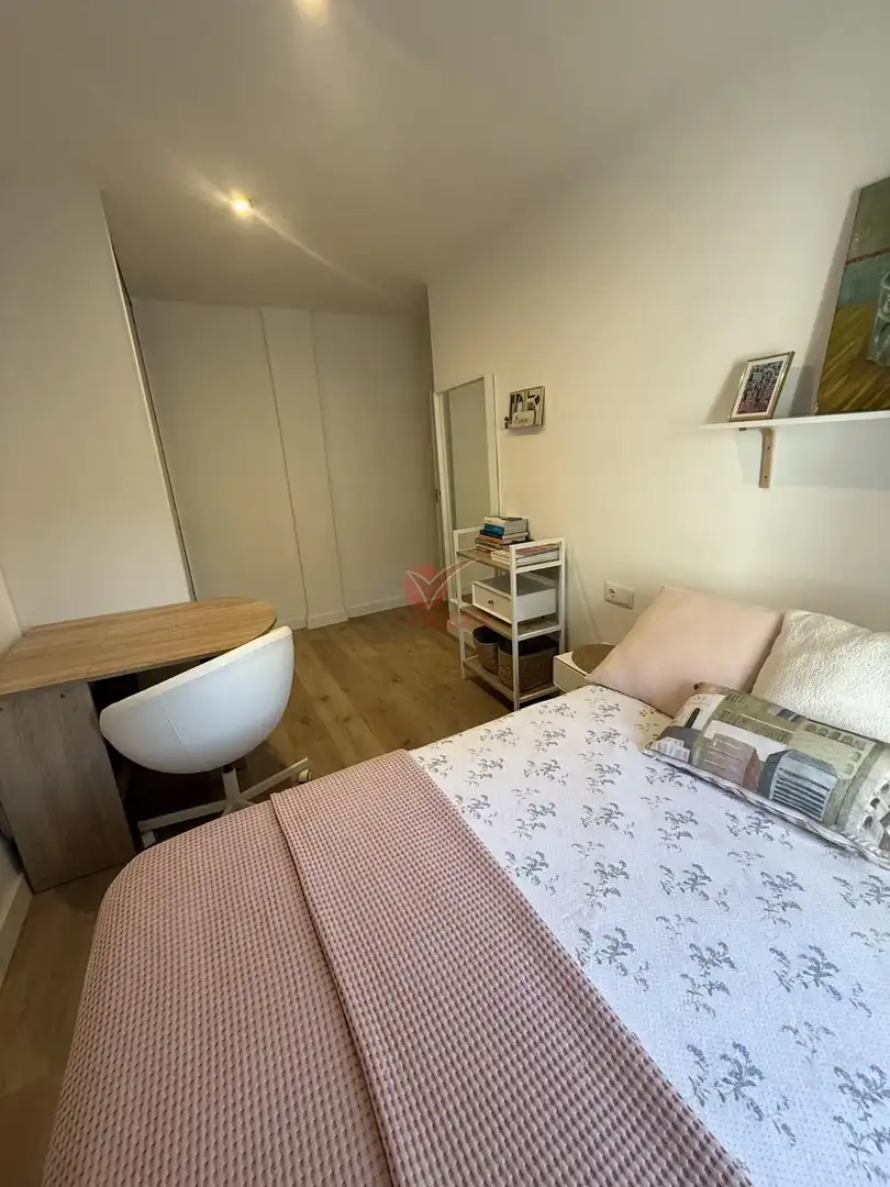 Bedroom of Flat for sale in Cuenca  with Heating, Terrace and Furnished