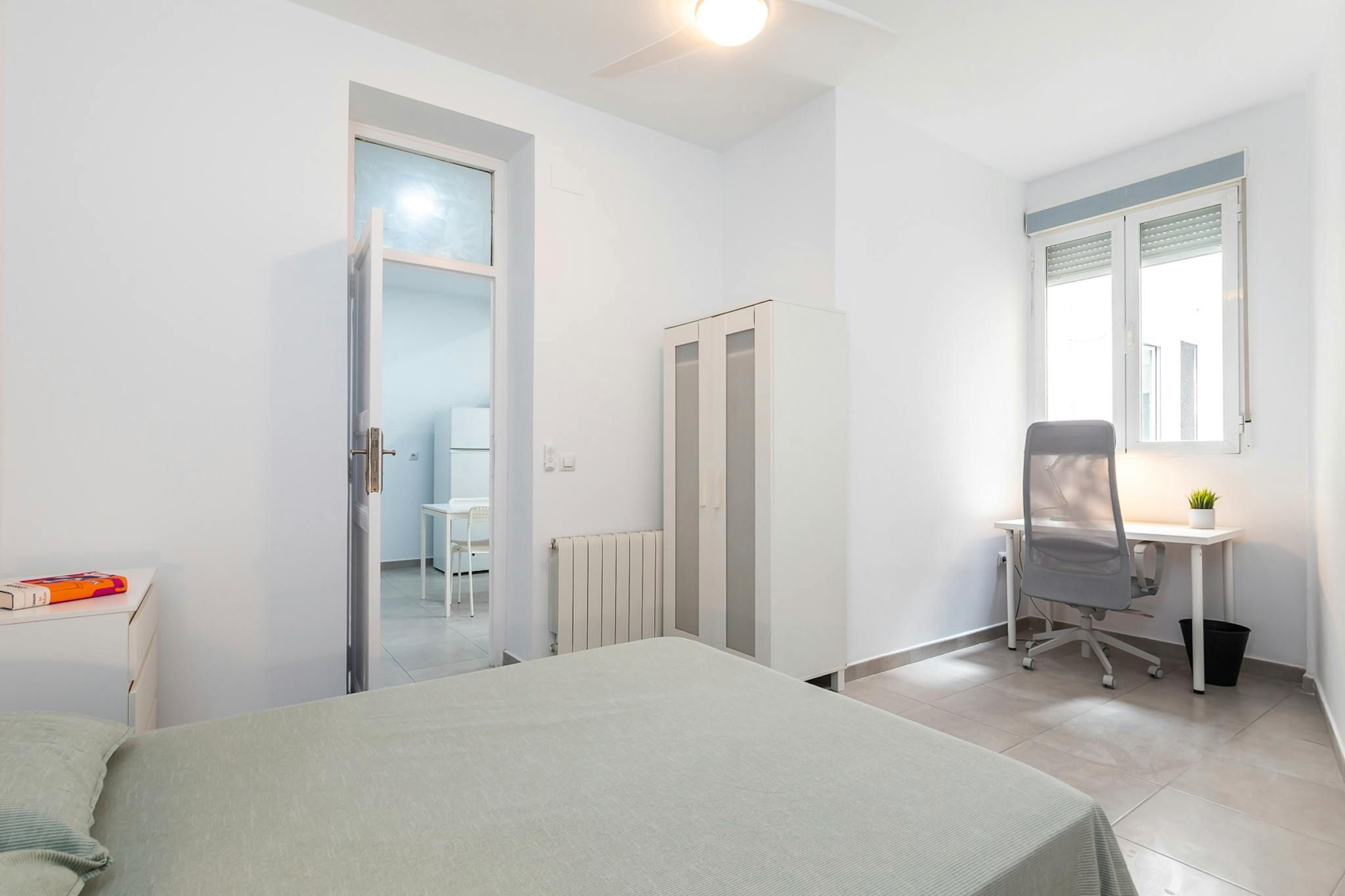 Bedroom of Flat to share in  Valencia Capital  with Heating, Furnished and Washing machine