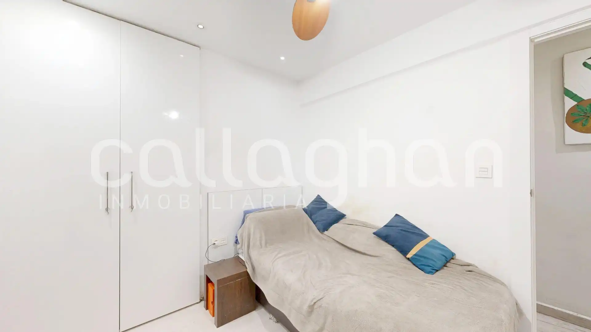 Bedroom of Flat for sale in Valencia  with Air Conditioner, Heating and Furnished
