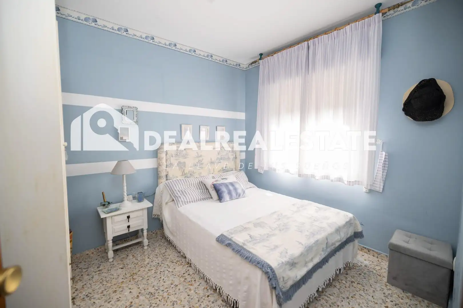 Dormitori de Casa o xalet en venda en Almonte amb Jardí privat, Terrassa i Moblat