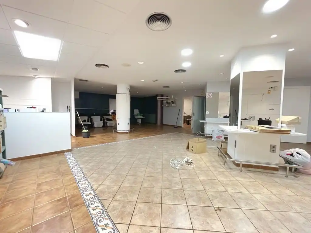 Commercial properties for sale in Terrassa  with Air Conditioner and Parquet flooring