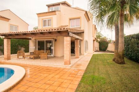 Vista exterior de Casa o xalet en venda en L'Eliana amb Aire condicionat, Calefacció i Jardí privat