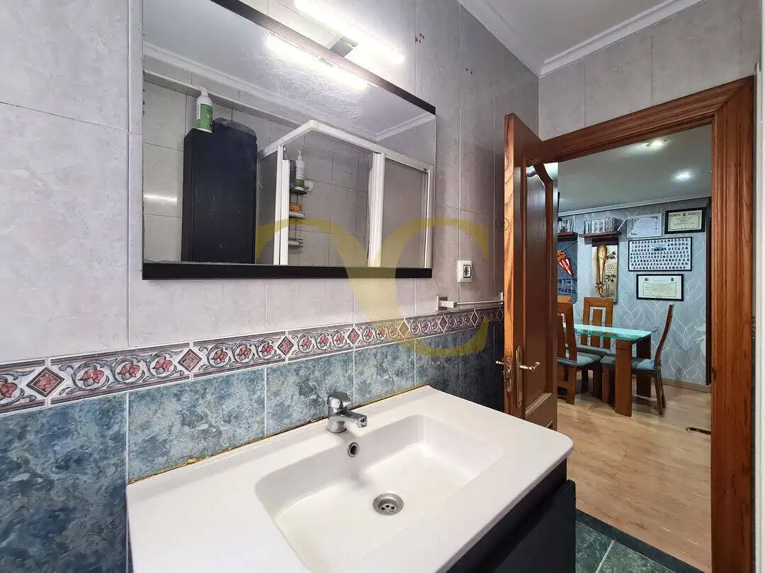 Badezimmer von Wohnung zum Verkauf in Gijón  mit Heizung und Möbliert