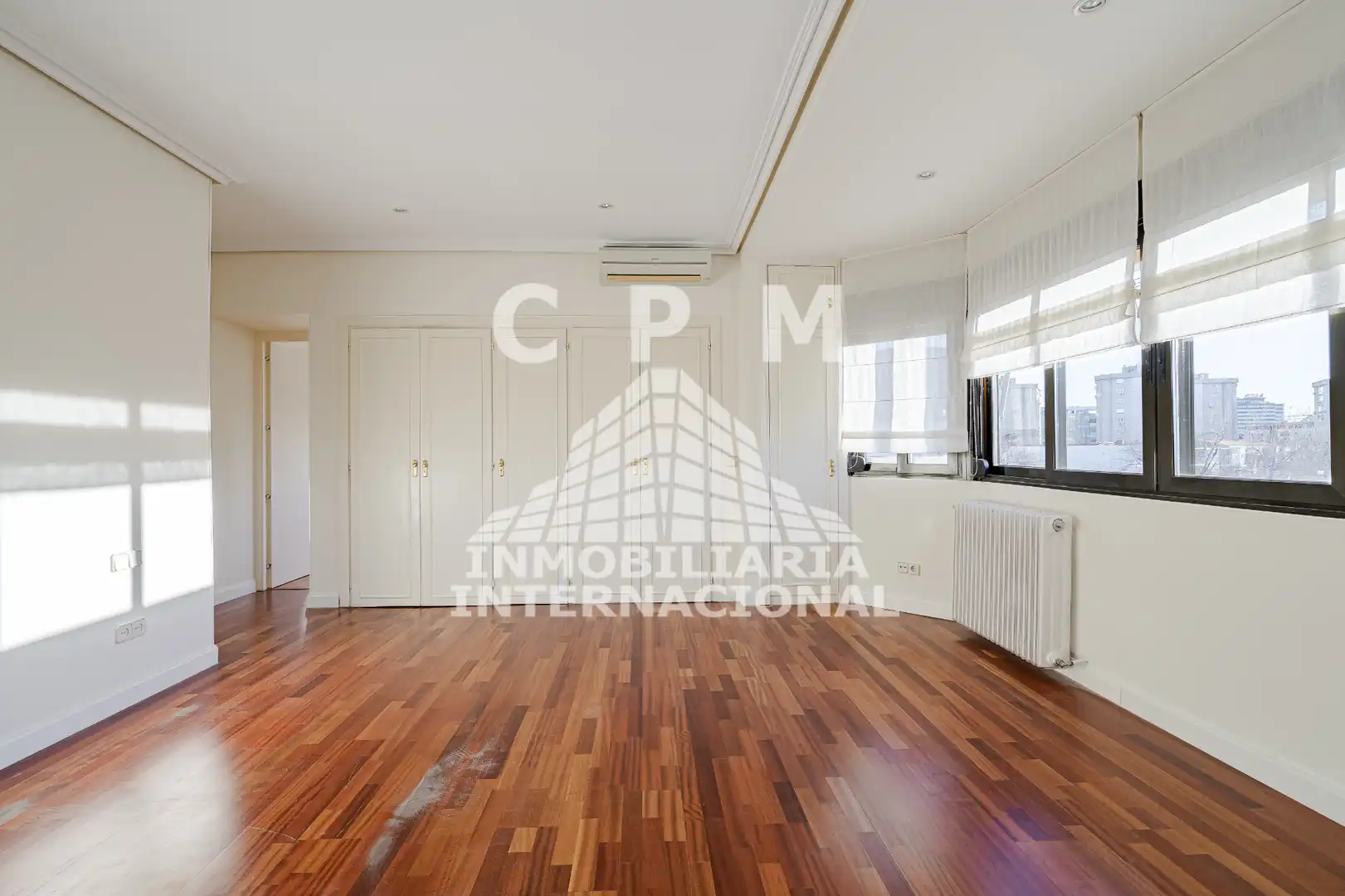 Schlafzimmer von Wohnung zur Miete in Madrid mit Klimaanlage, Heizung und Parkett