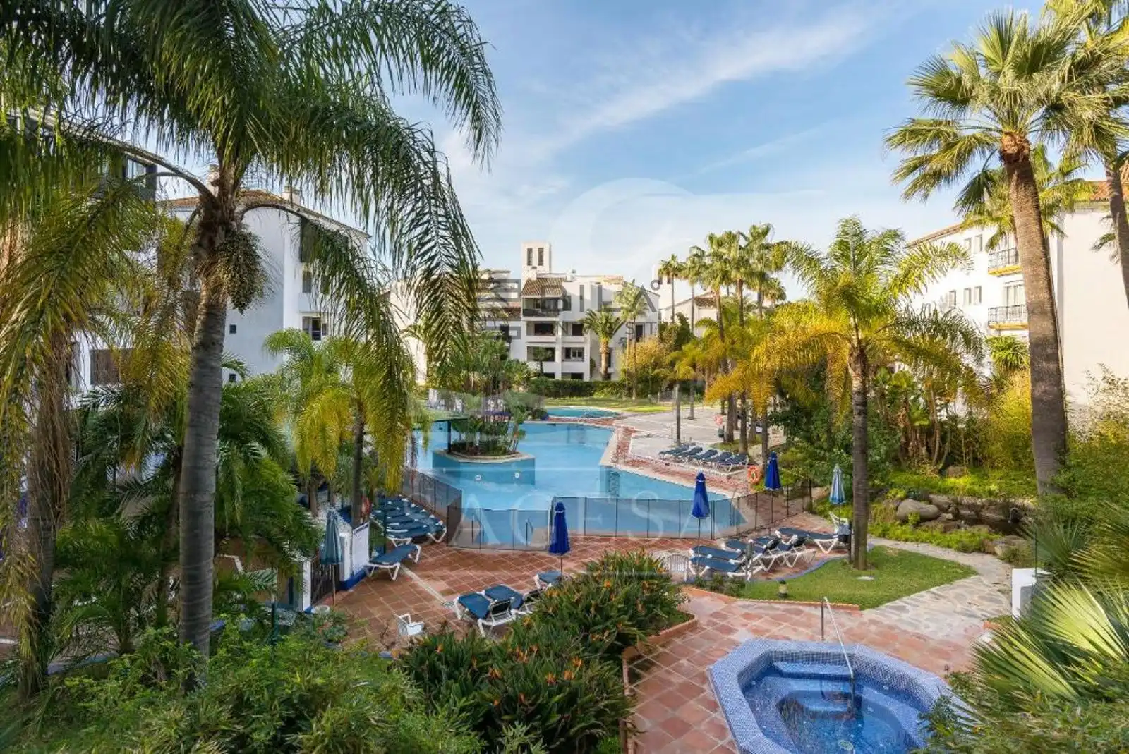 Pis amb piscina en venda a Jardines de la Golondrinas, imagen 2