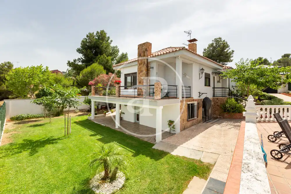 Vista exterior de Casa o chalet en venta en Chiva con Aire acondicionado, Calefacción y Jardín privado