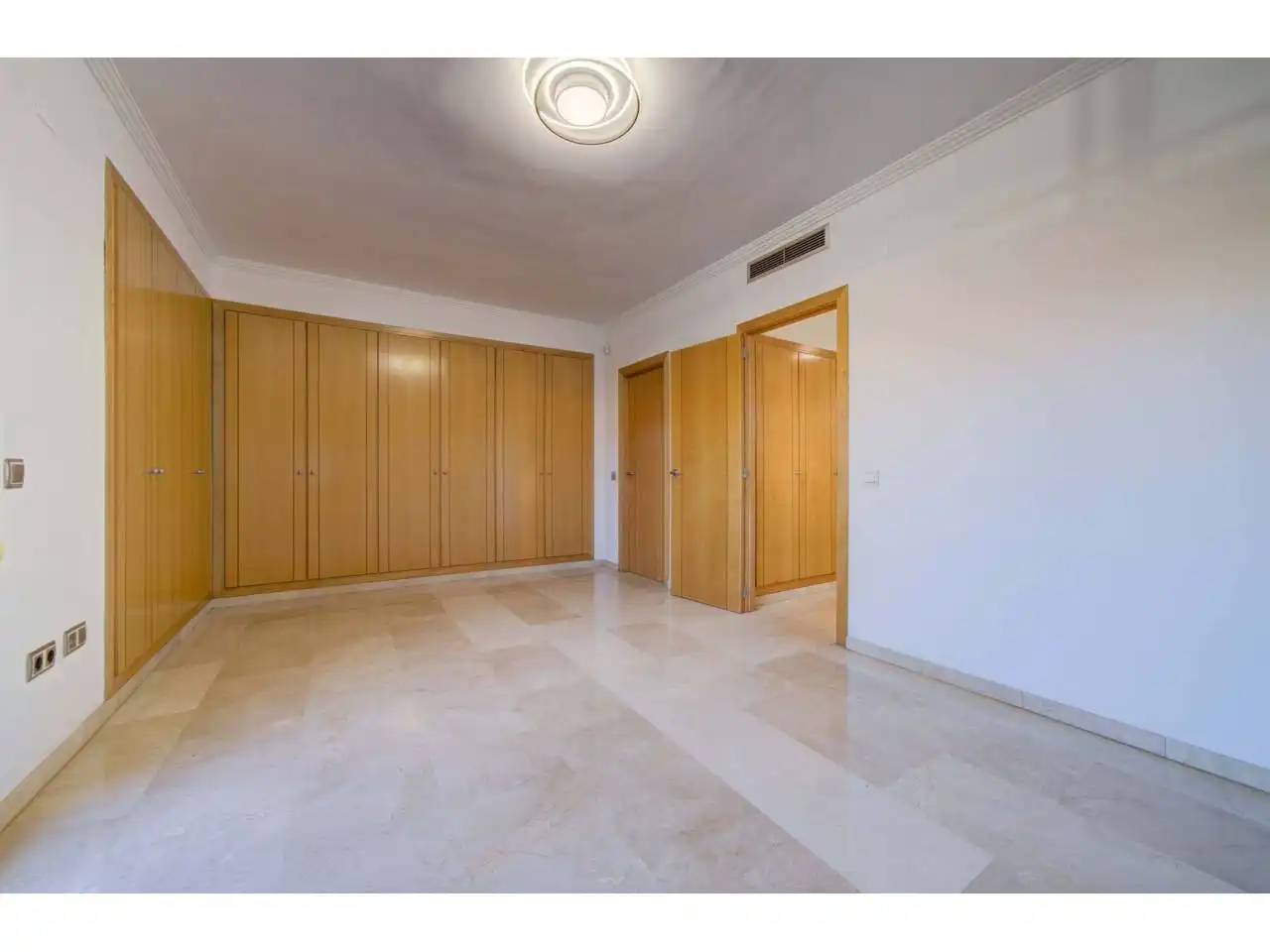 Casa adosada en venta en Valencia con Aire acondicionado, Calefacción y Terraza