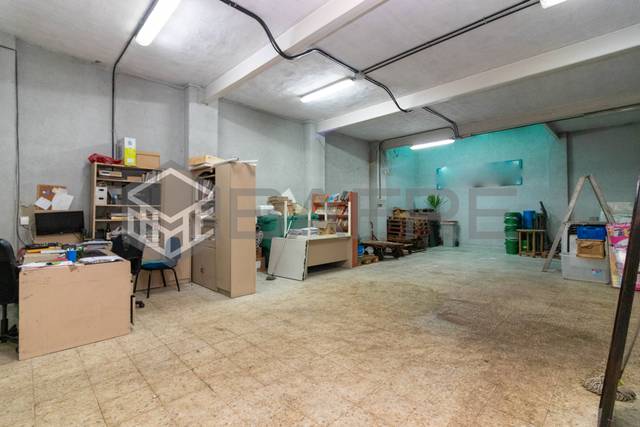 Local comercial en Venta en Calle Isidra Jiménez en Pradolongo