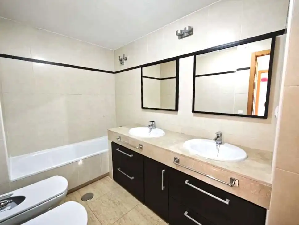 Appartamento con piscina in affitto a Avenida Avenida de Escandinavia, imagen 19