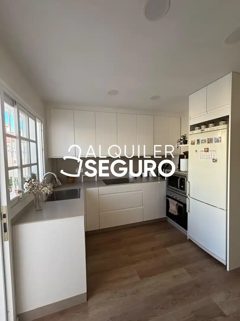 Detached house with pool to rent in Escritor busto previ, imagen 22