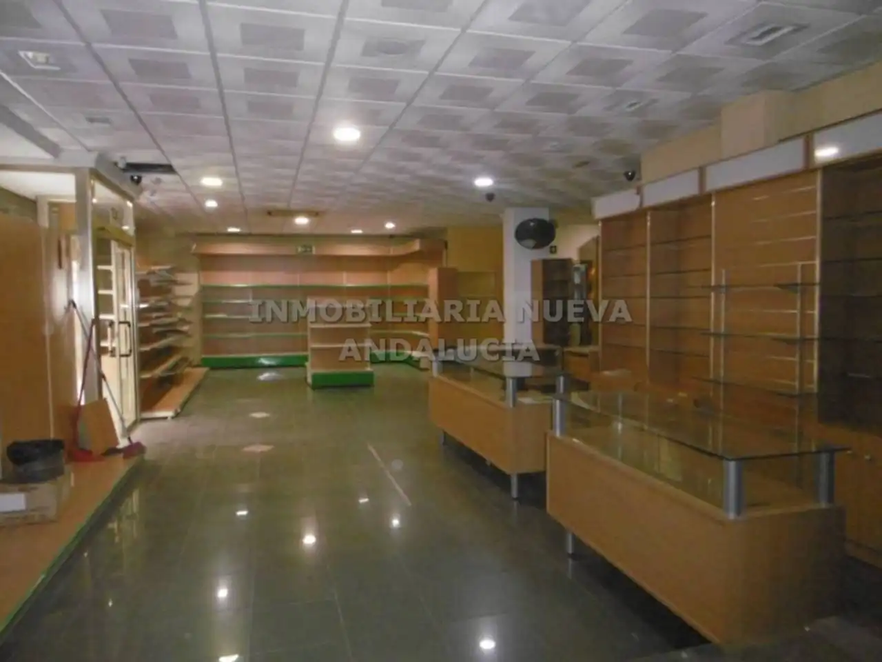 Local comercial de lloguer a Nueva Andalucía, imagen 4