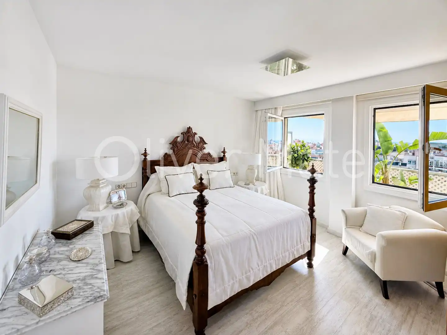 Schlafzimmer von Dachboden zum Verkauf in  Palma de Mallorca mit Klimaanlage, Parkett und Terrasse