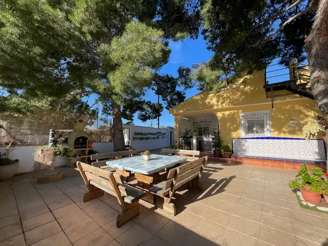 Jardí de Casa o xalet en venda en Alicante / Alacant amb Aire condicionat, Calefacció i Jardí privat