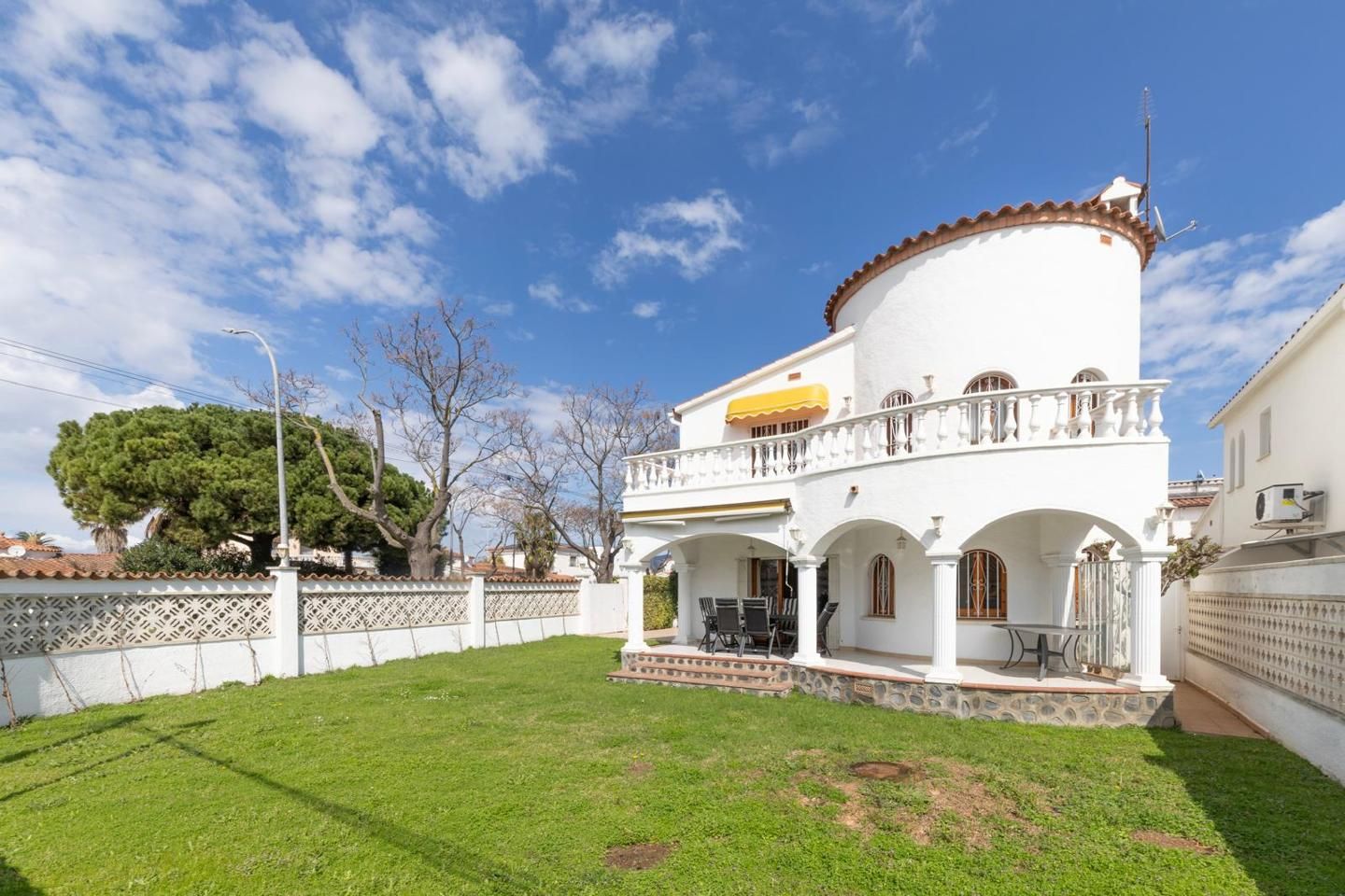 Garden of House or chalet for sale in Empuriabrava  with Air Conditioner, Private garden and Terrace