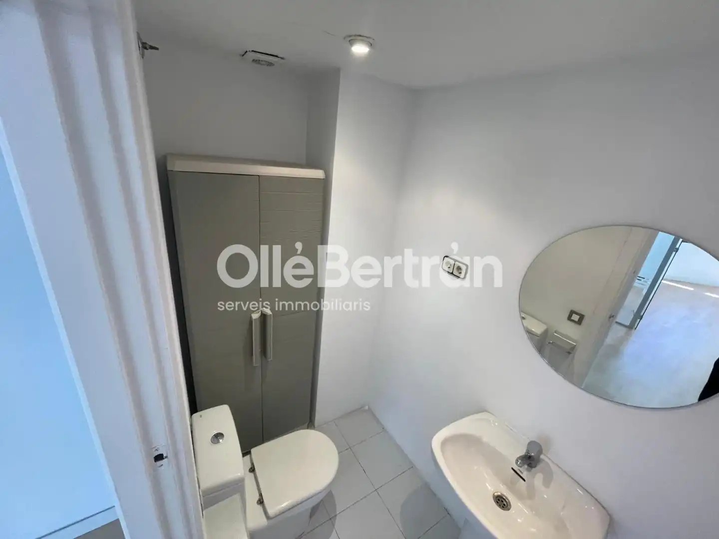 Badezimmer von Büro zur Miete in Barcelona