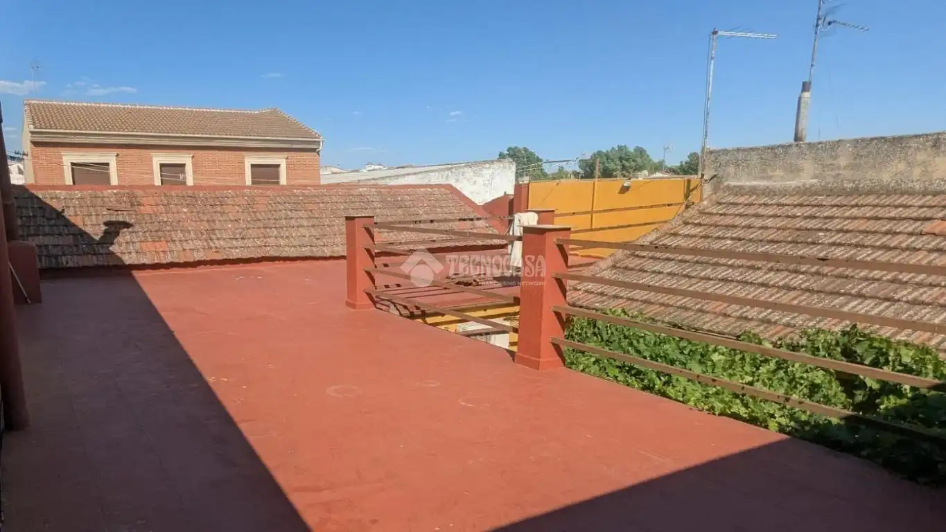 Terrassa de Casa adosada en venda en La Carolina amb Jardí privat