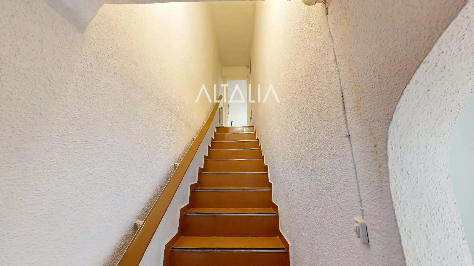 Casa adosada en venta en Fuentes con Calefacción, Terraza y Trastero