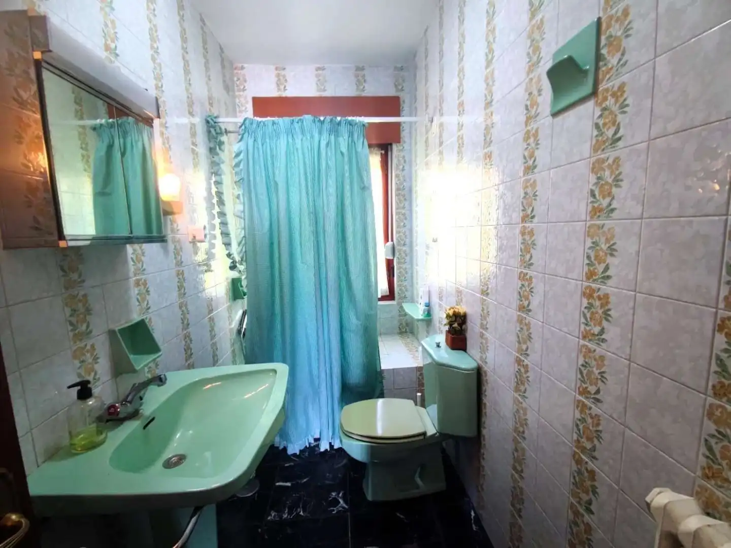 Bathroom of Houses for sale in Castropol  with Private garden, Terrace and Storage room