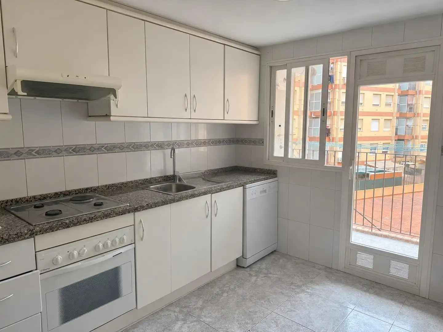 Kitchen of Flat for rent in Valencia  with Air Conditioner, Heating and Terrace