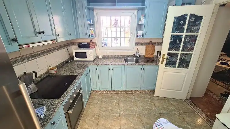 Cocina de Casa o chalet en venta en Torrevieja con Aire acondicionado, Calefacción y Jardín privado