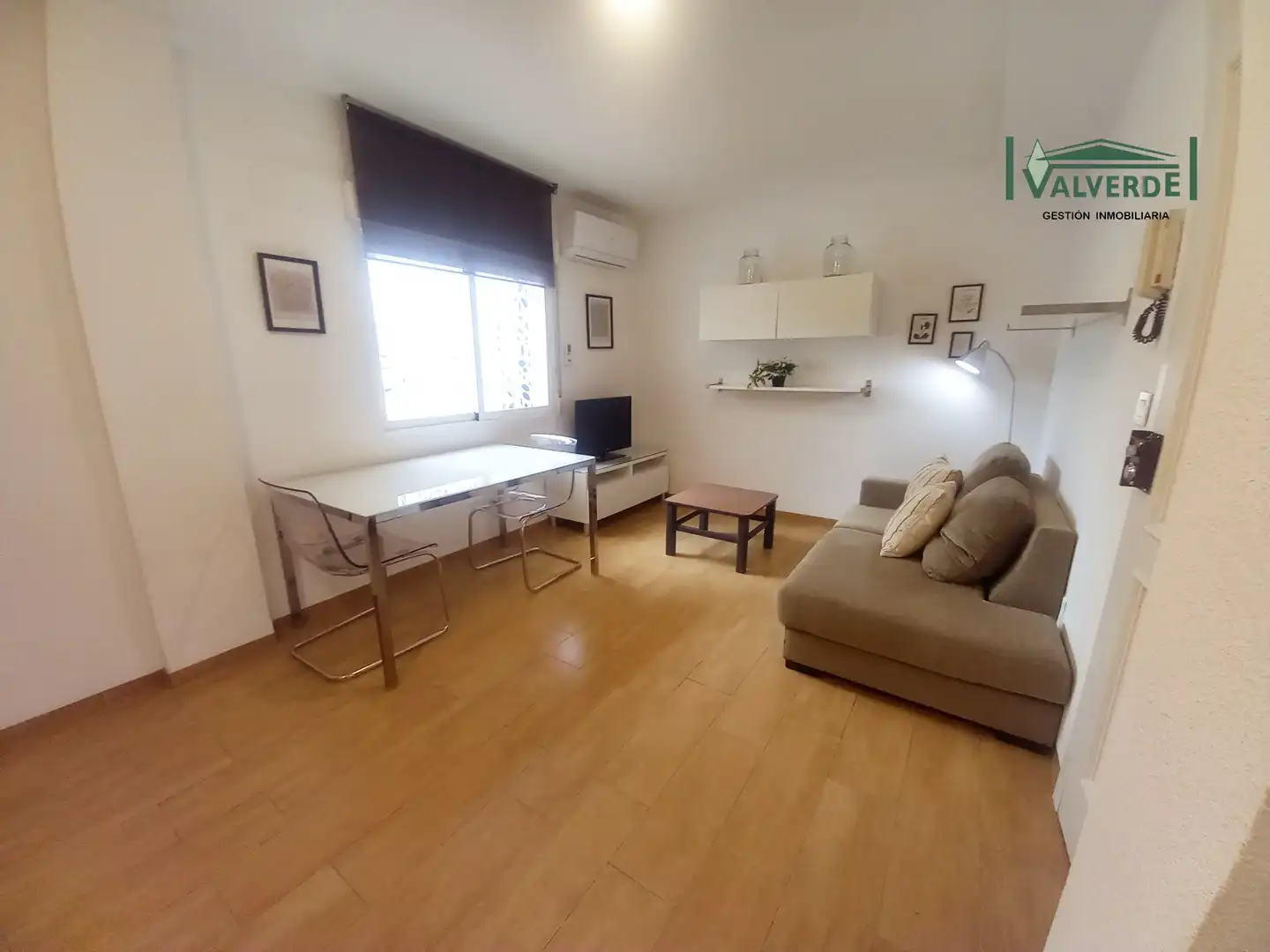 Sala de estar de Apartamento de alquiler en Granada con Aire acondicionado, Calefacción y Amueblado