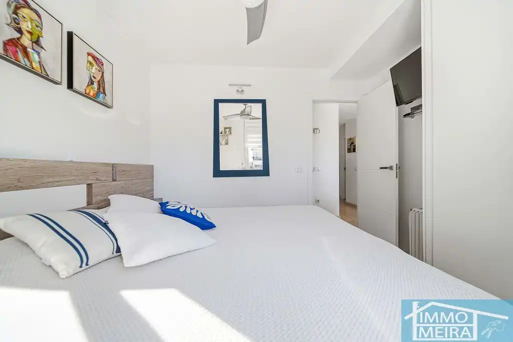 Habitación de Apartamento en venta en Roses con Aire acondicionado, Calefacción y Terraza