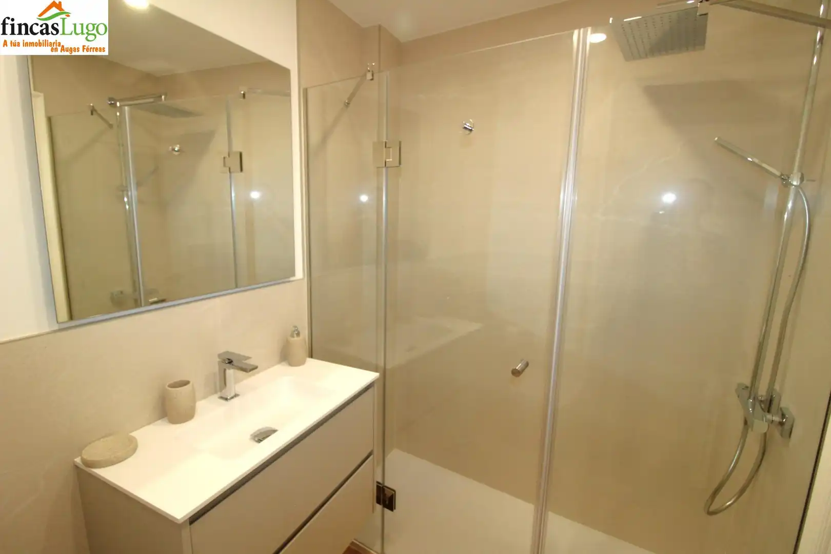 Bathroom of Flat for rent in Lugo  with Heating and Storage room