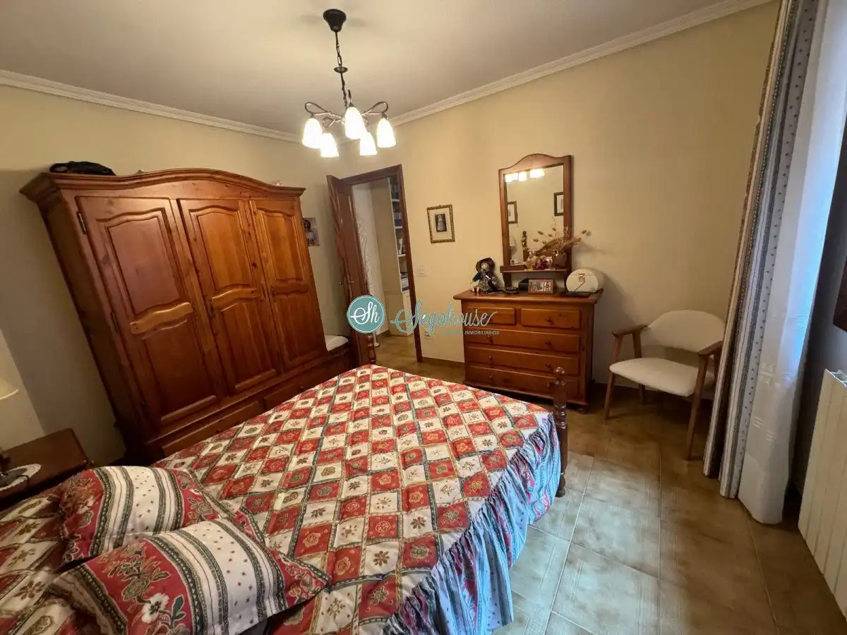 Habitación de Piso en venta en Segovia con Calefacción, Terraza y Trastero